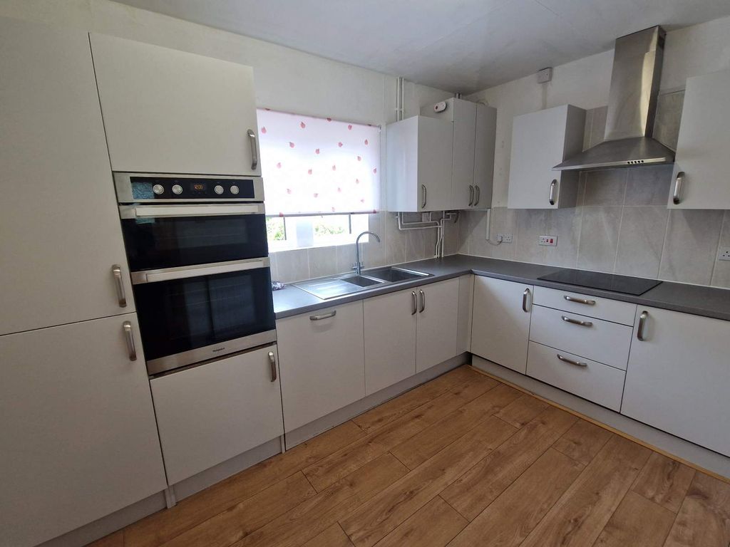 Property photo 2 of 15 Kitchen