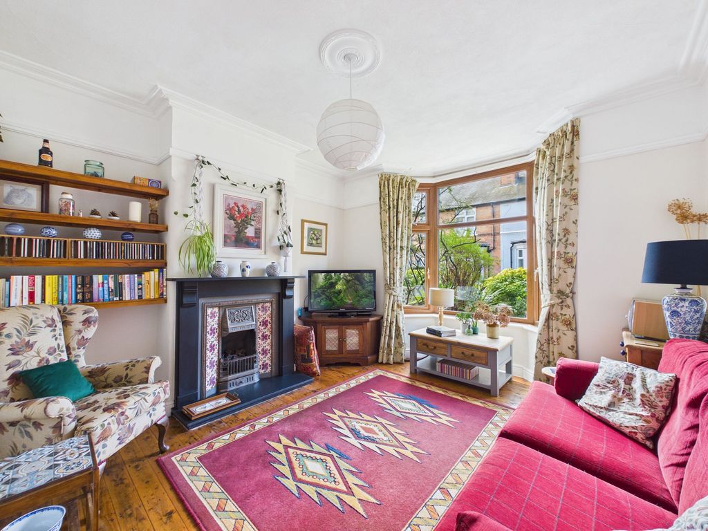 Property photo 2 of 22 Lounge