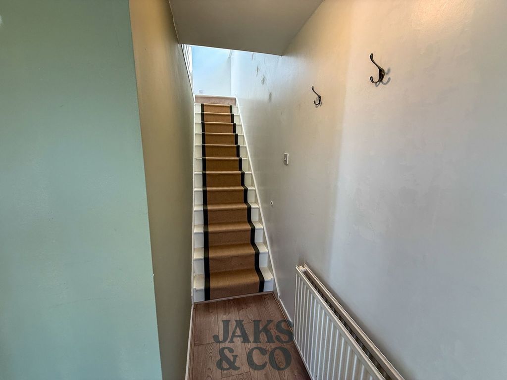 Property photo 3 of 27