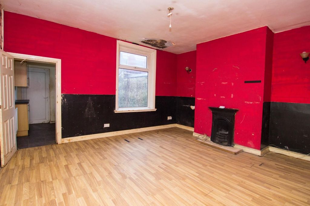 Property photo 3 of 7 Preston Street (3).Jpg