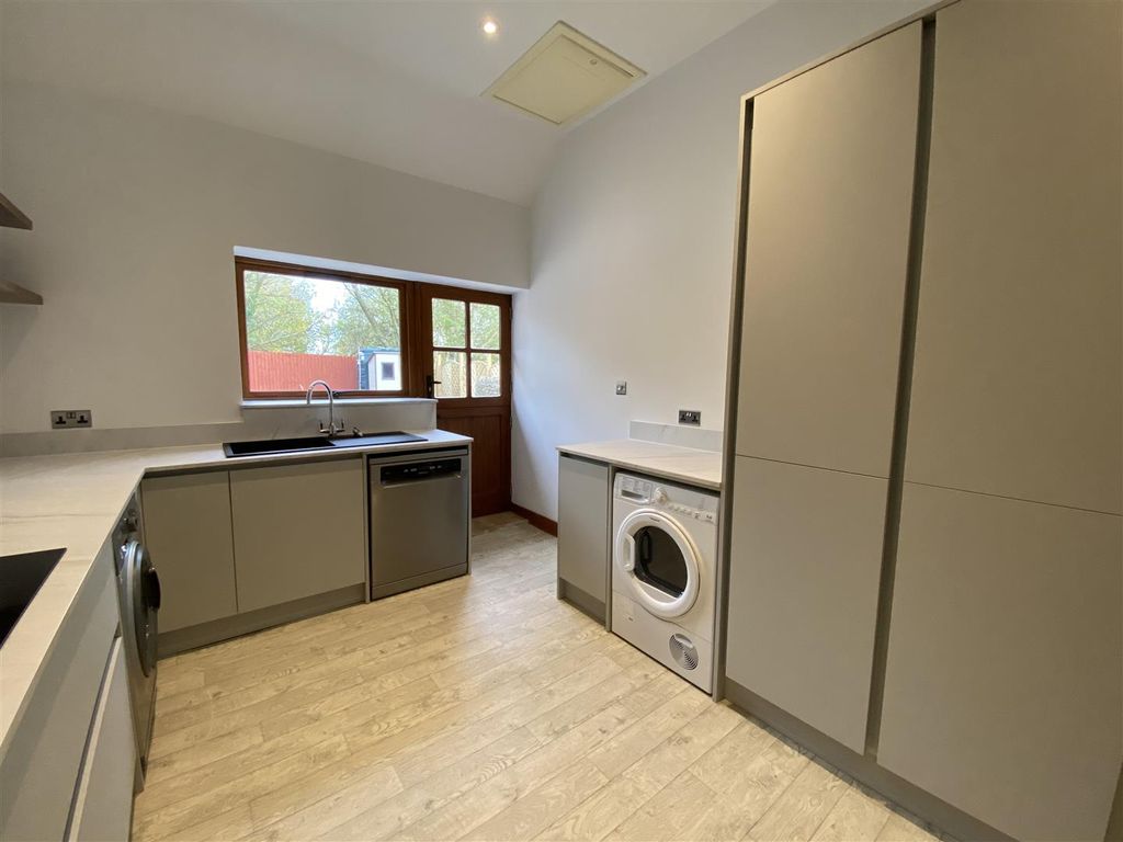 Property photo 2 of 17 Kitchen