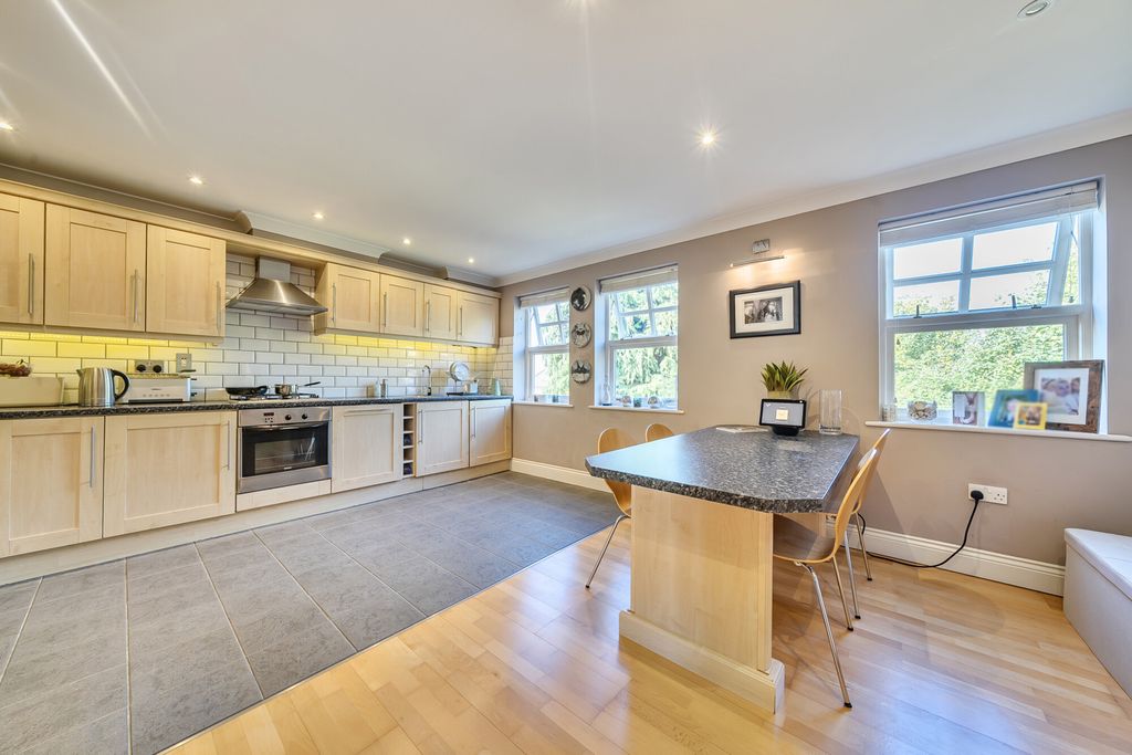 Property photo 3 of 20 Kitchen