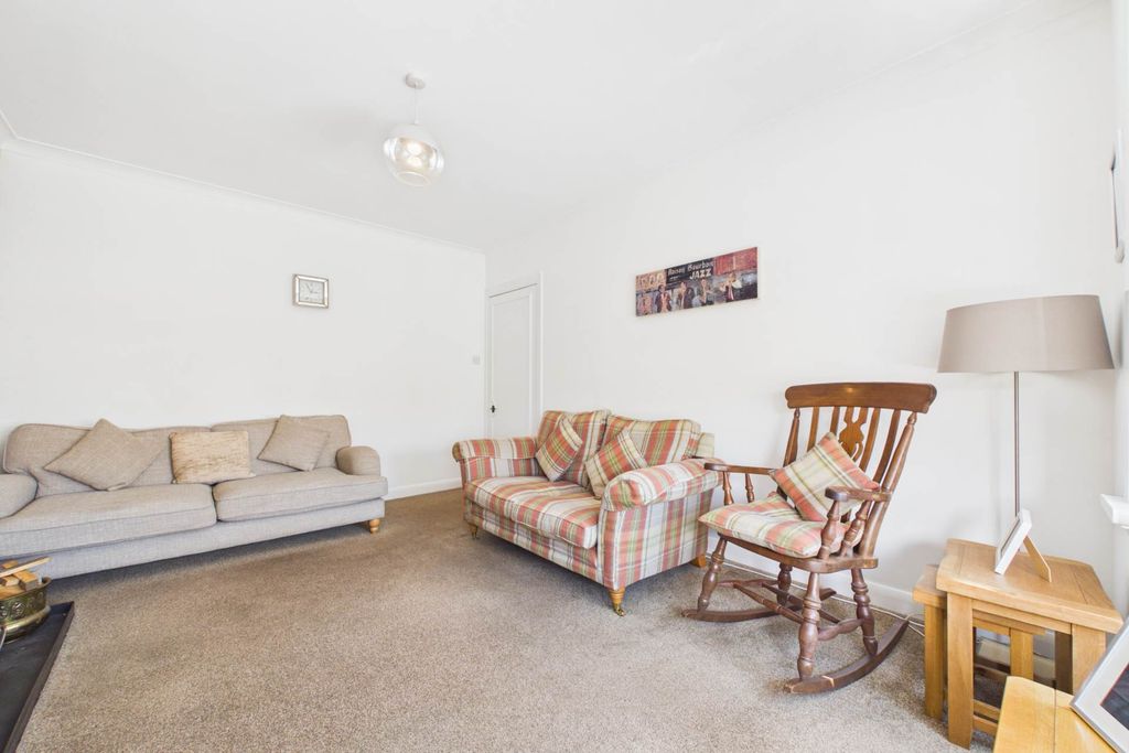 Property photo 3 of 24