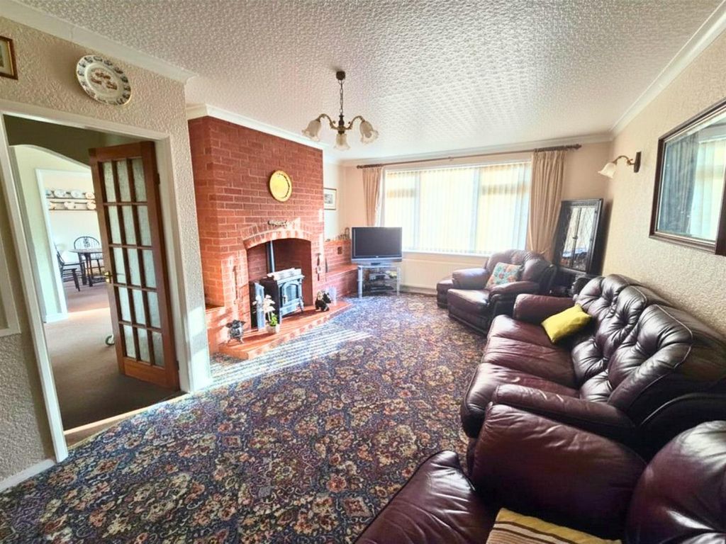 Property photo 3 of 16 Living Room