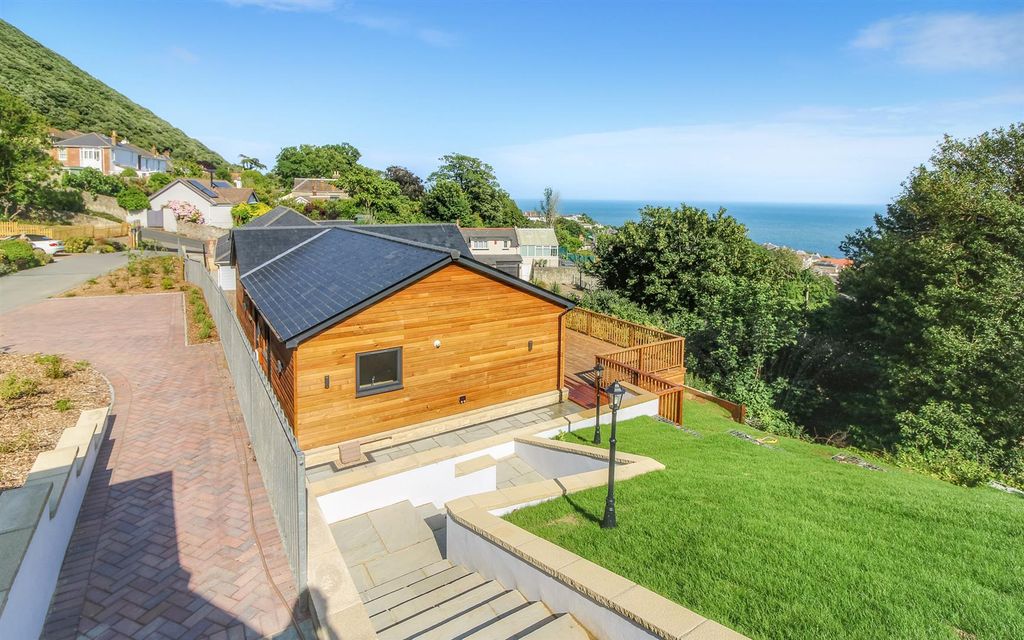 Property photo 3 of 28