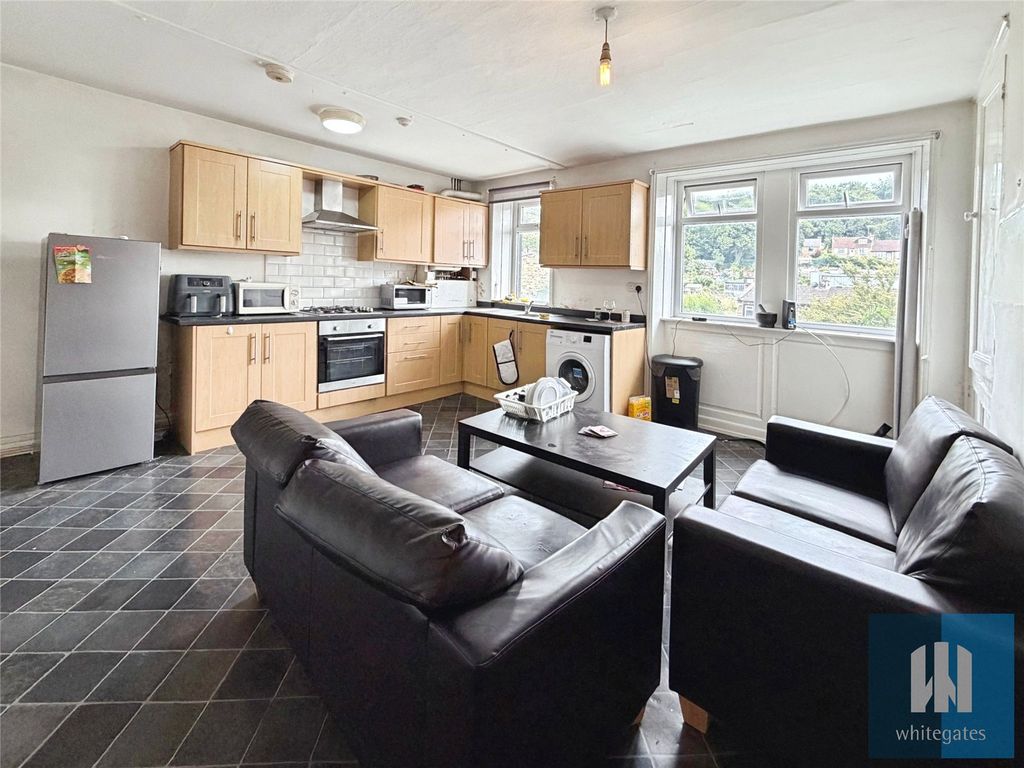 Property photo 3 of 6 Picture No. 01