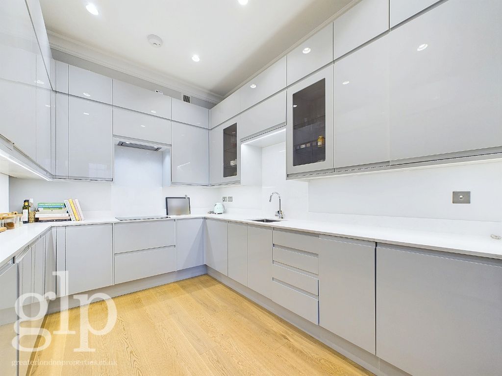 Property photo 2 of 18 3412143