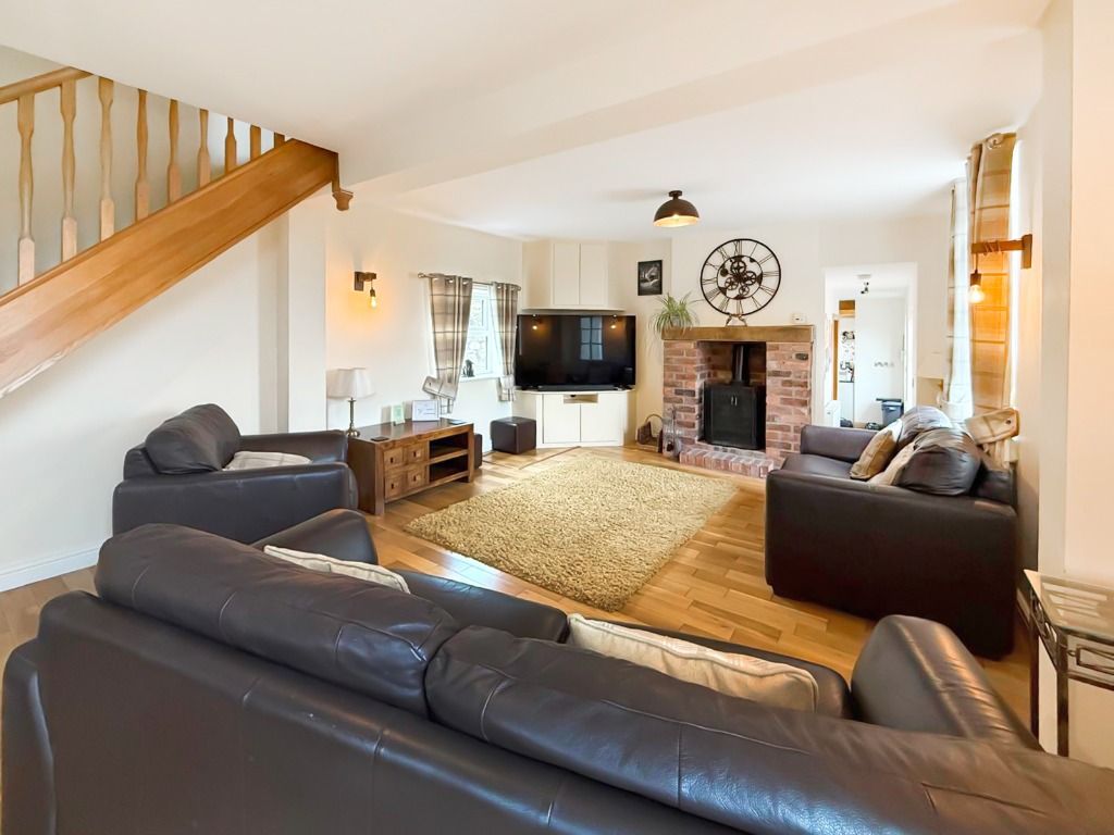 Property photo 2 of 31