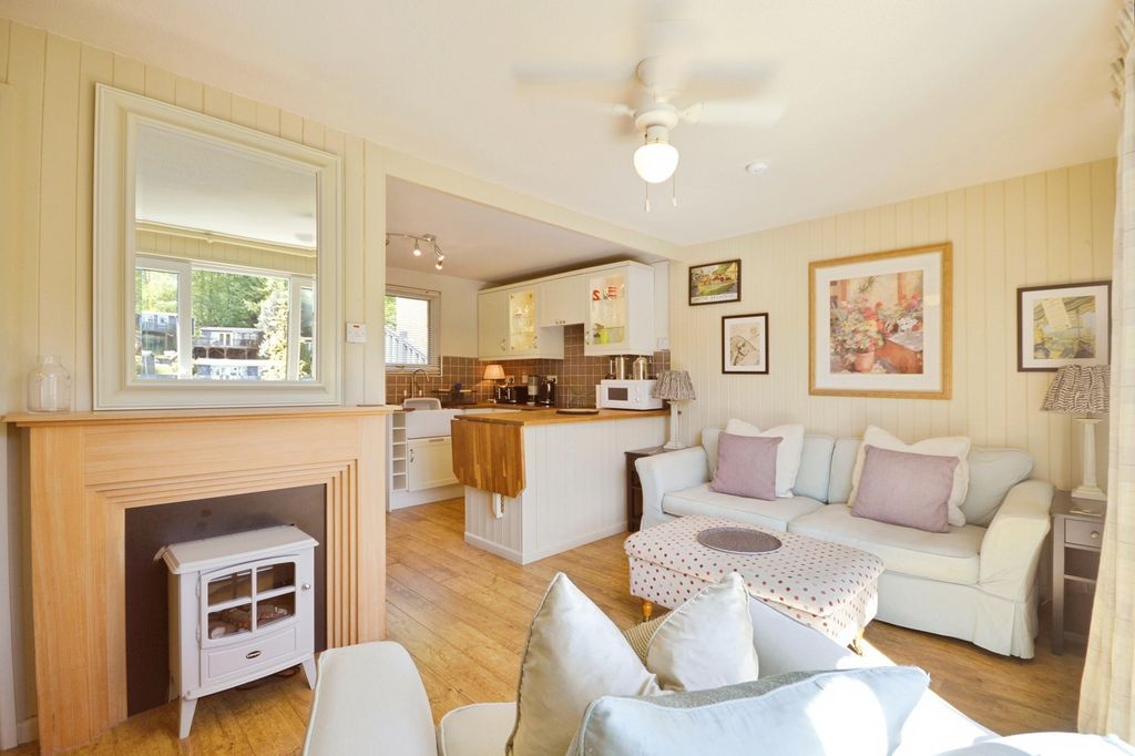 Property photo 2 of 22 Pbox-Img.Jpg