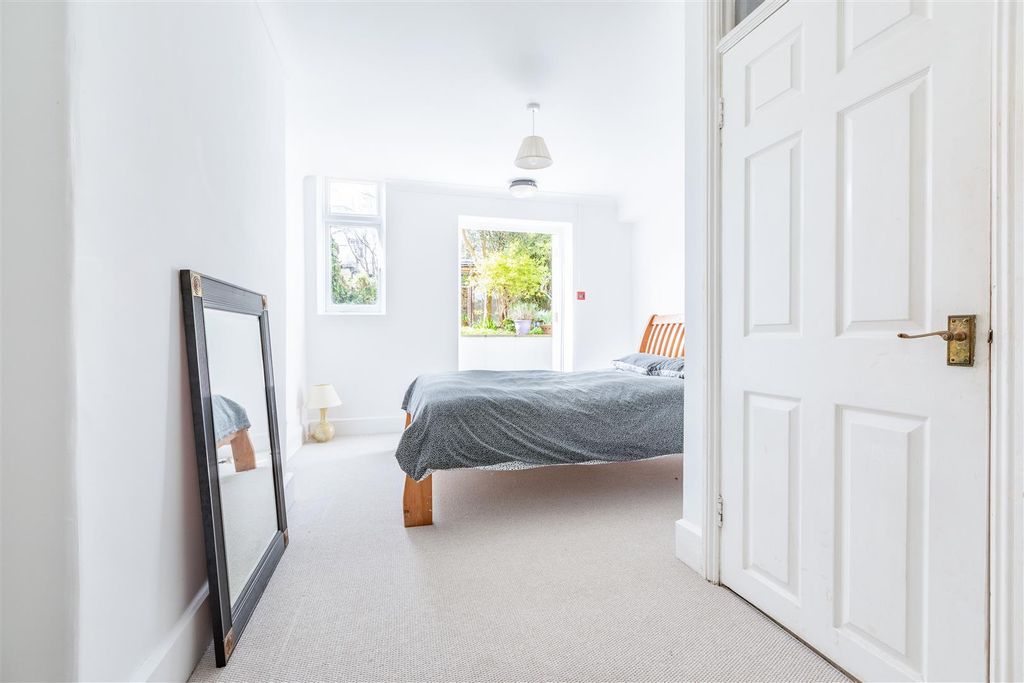 Property photo 3 of 13 Bedroom