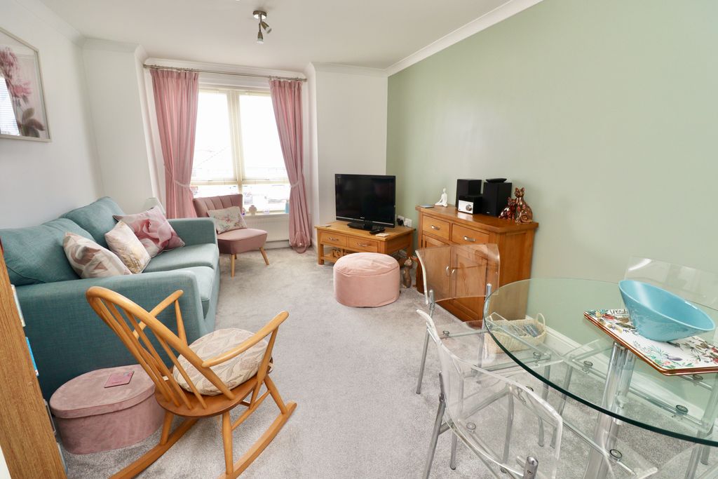 Property photo 3 of 10 Img_9916