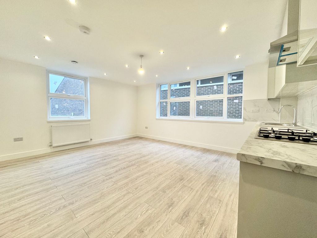 Property photo 2 of 7 Living Room