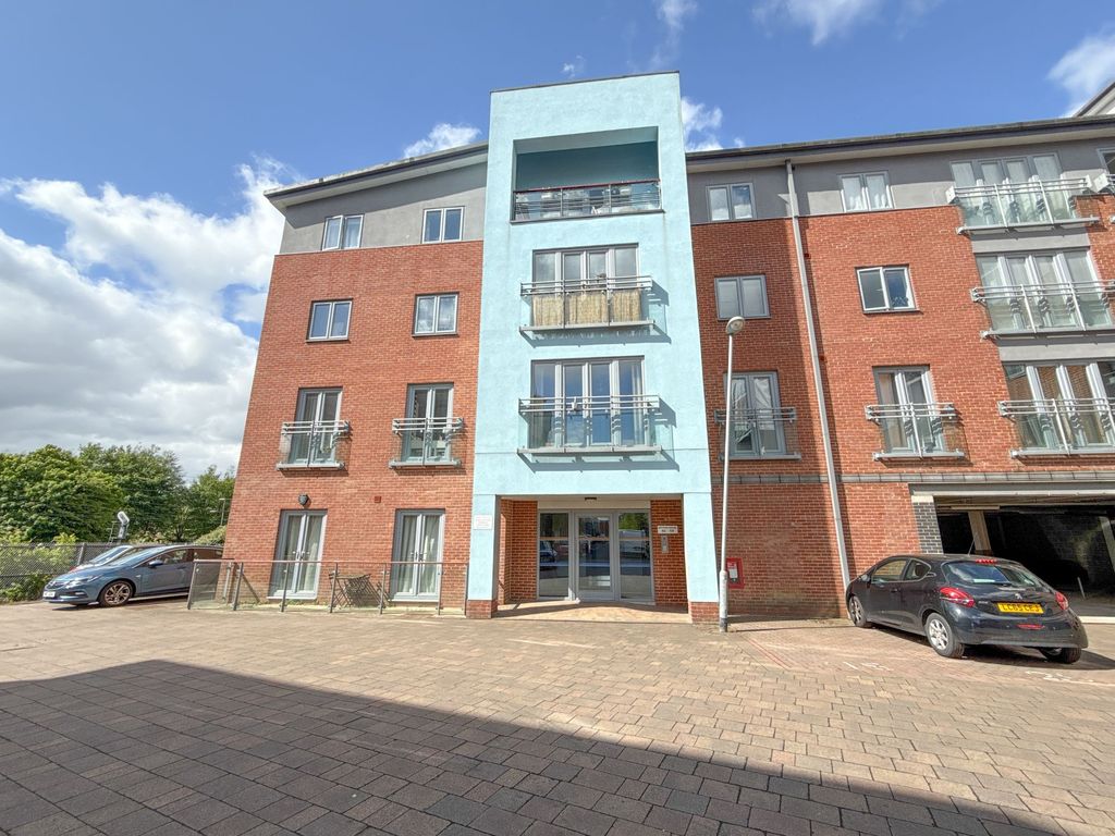 Property photo 1 of 11 External