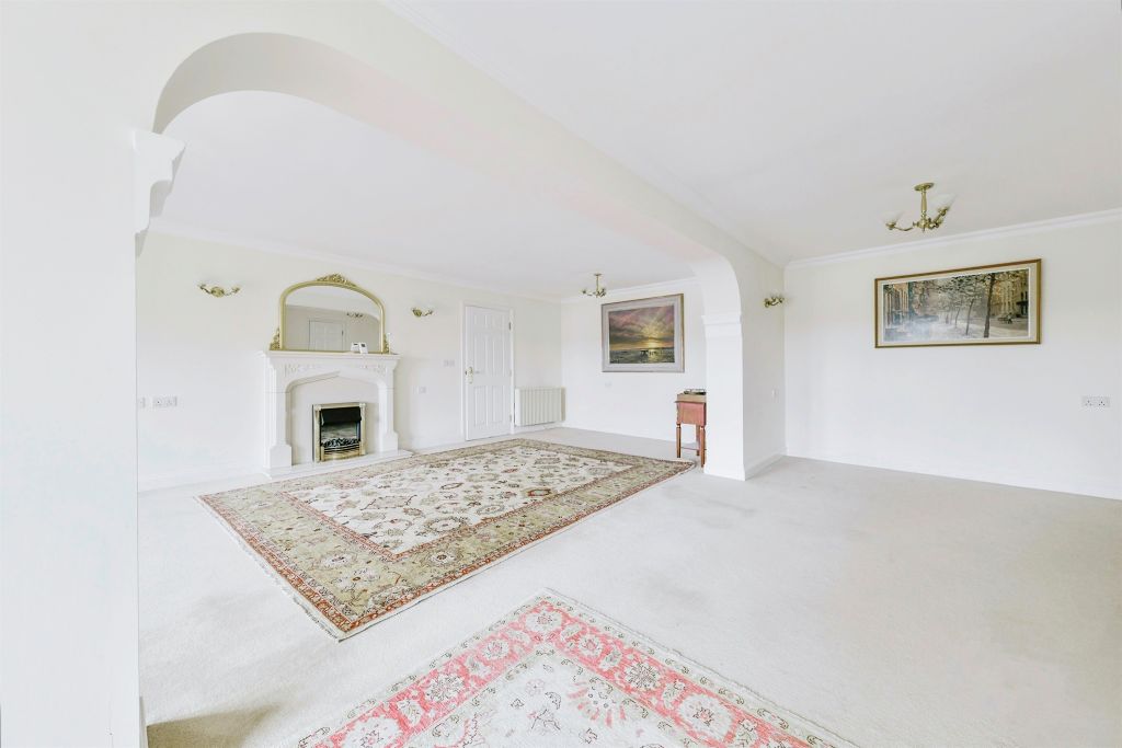Additional image 6 of 4 bed flat for saleQueen Street, Hitchin SG4
