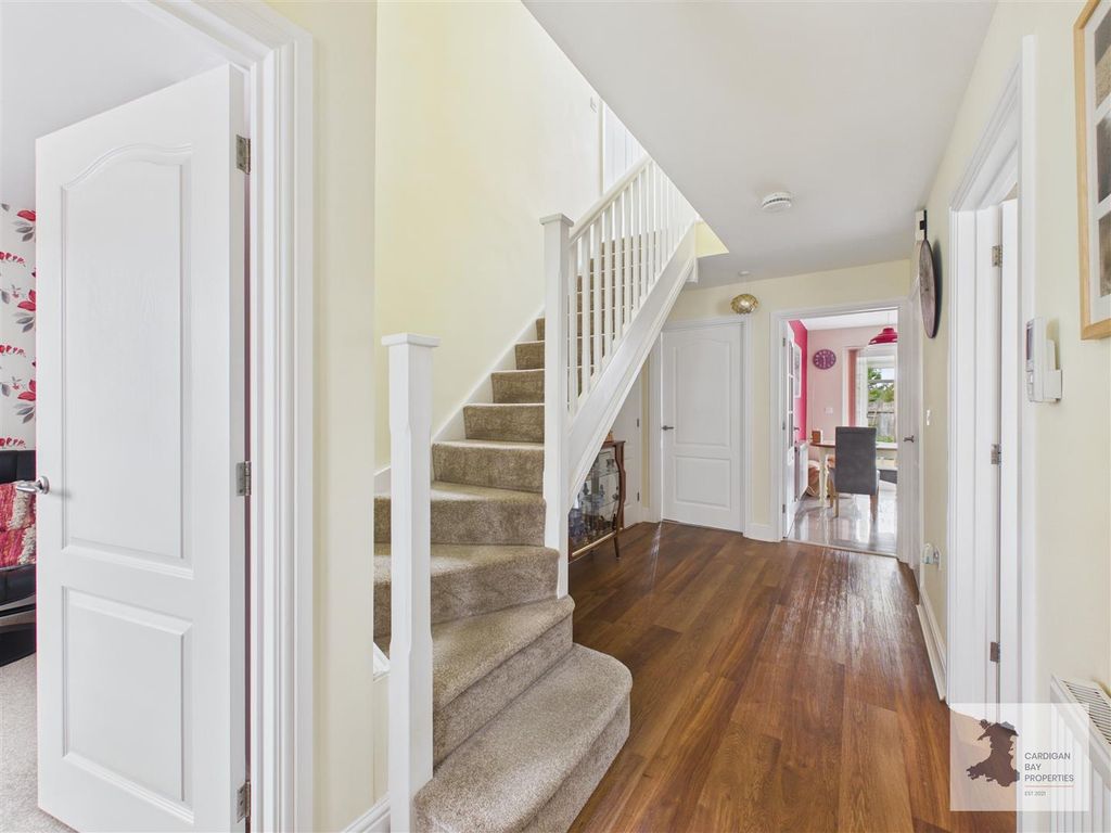 Property photo 3 of 40 Hallway
