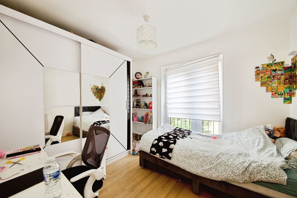 Property photo 3 of 13 Pbox-Img.Jpg