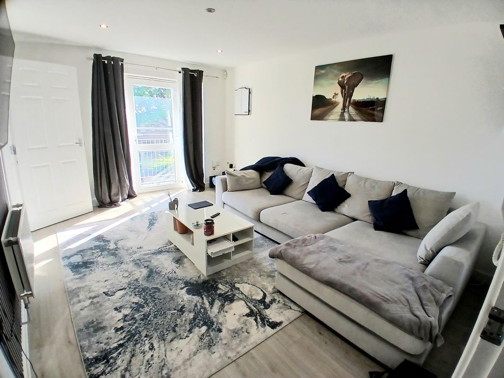 Property photo 2 of 15 Image