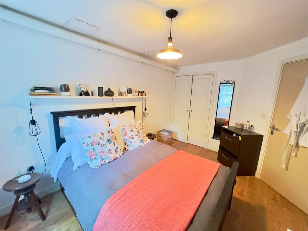 Additional image 7 of 2 bed flat for saleLatimer House, Marrow Meade, Fleet GU51