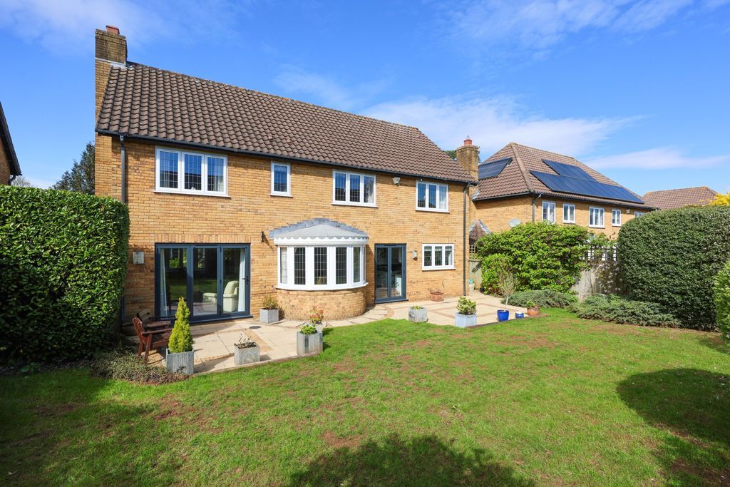 Property photo 3 of 17 Garden