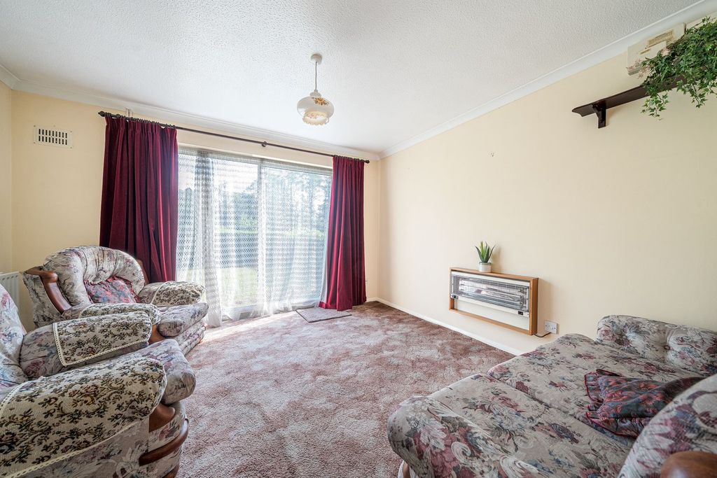 Property photo 2 of 20