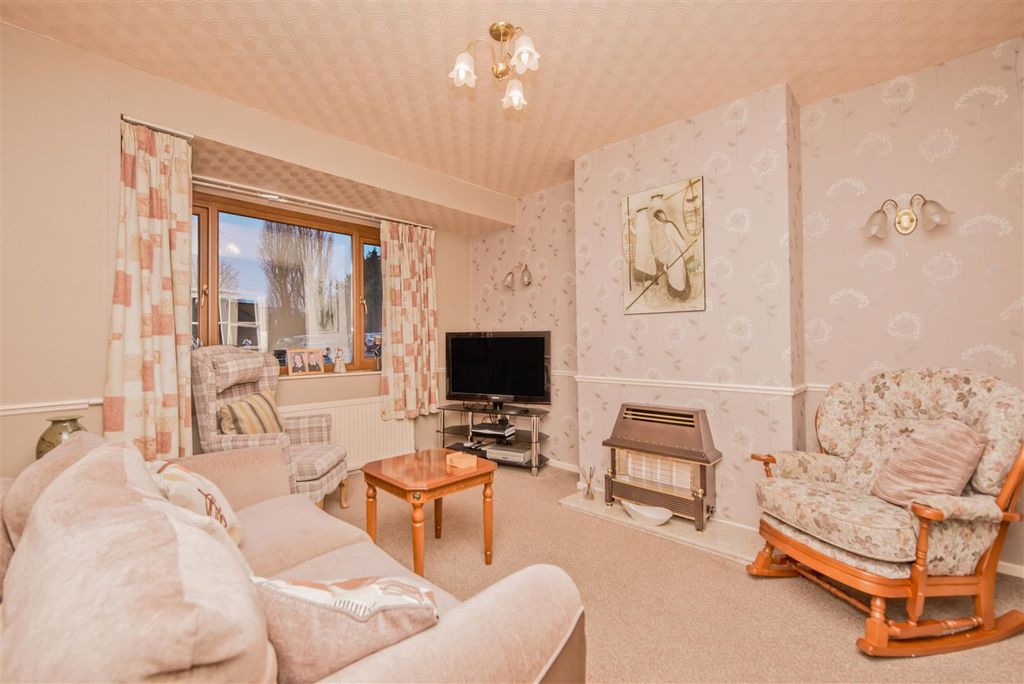 Property photo 2 of 22 Living Room: