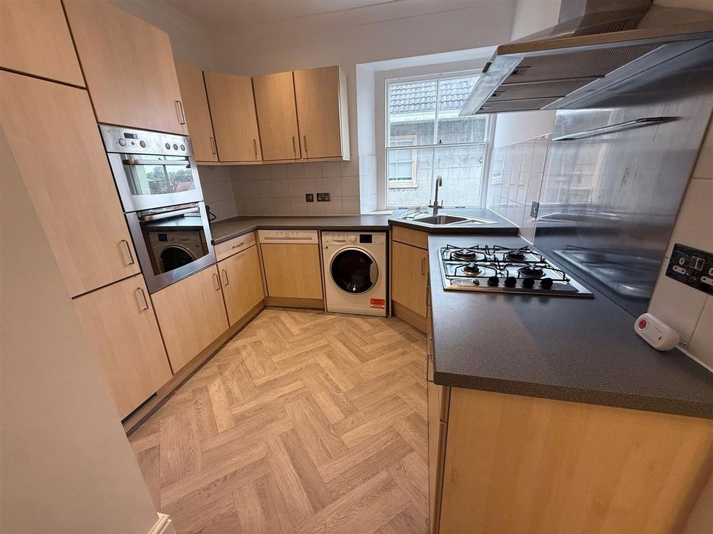 Property photo 2 of 11 Kitchen 2.Jpg