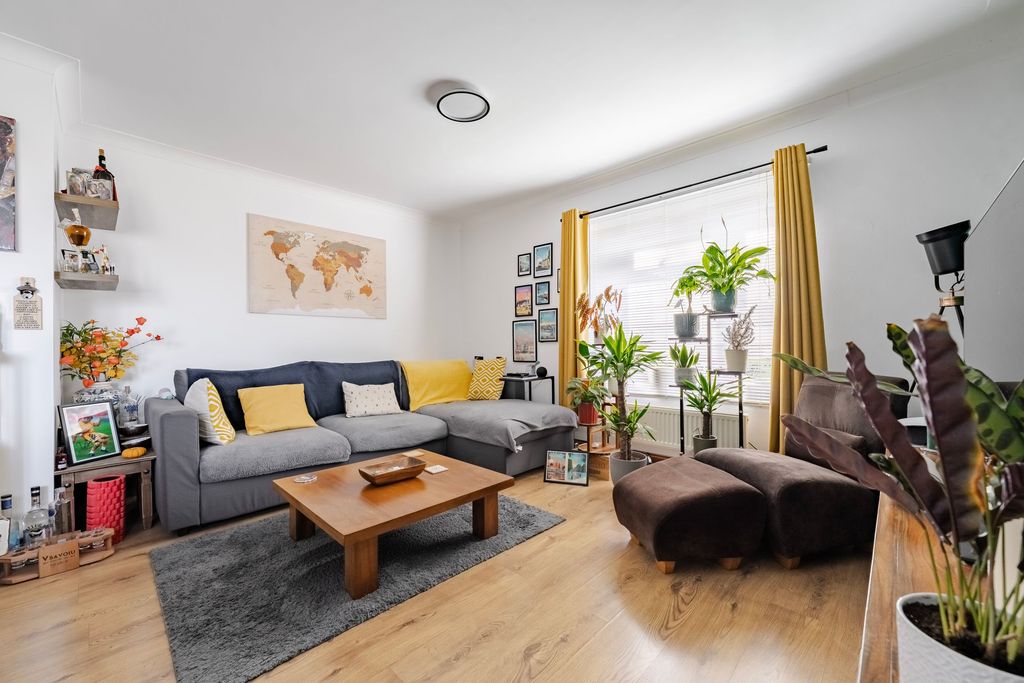 Property photo 3 of 14