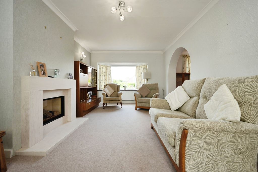 Property photo 3 of 27