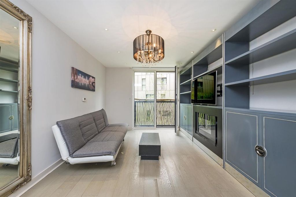 Property photo 1 of 11 Reception