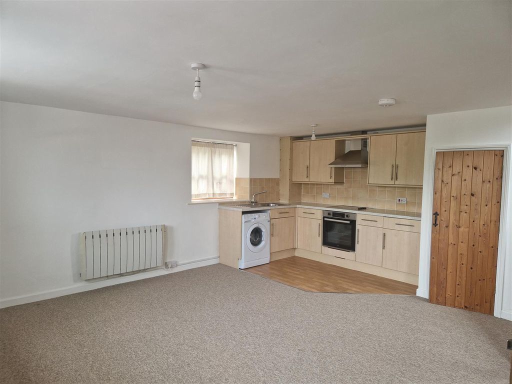 Property photo 3 of 10 1000061258.Jpg