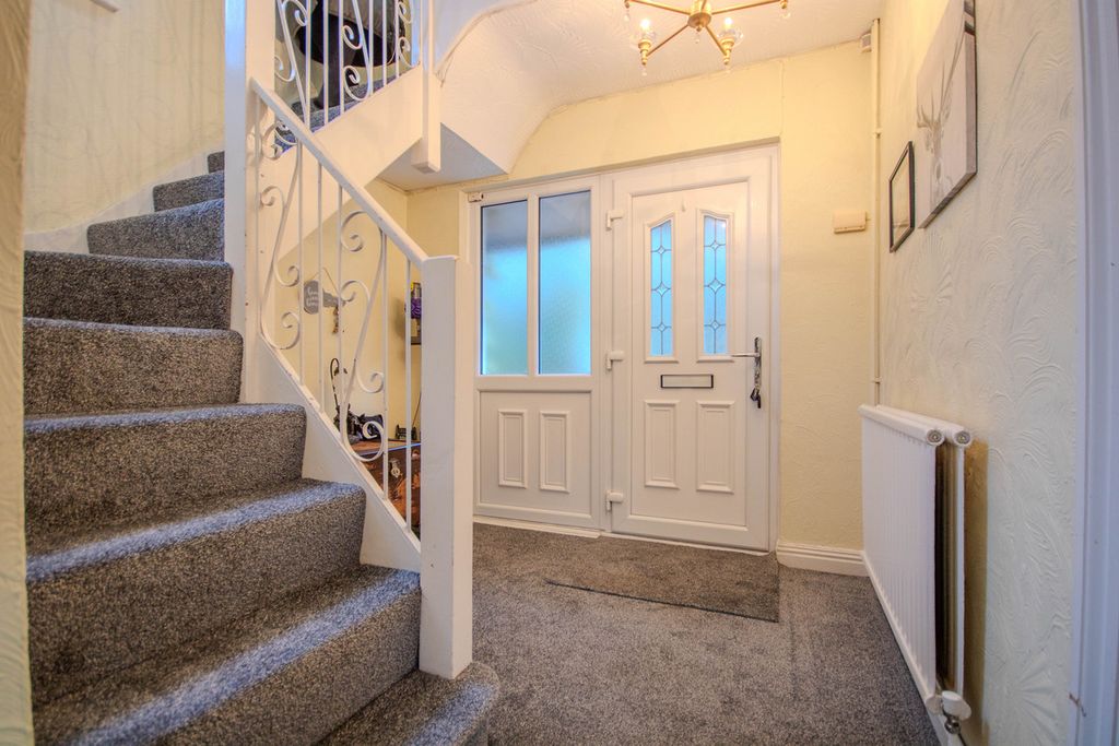 Property photo 2 of 29