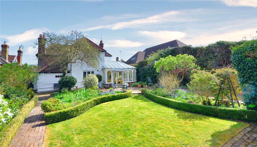 Property photo 2 of 27 Garden