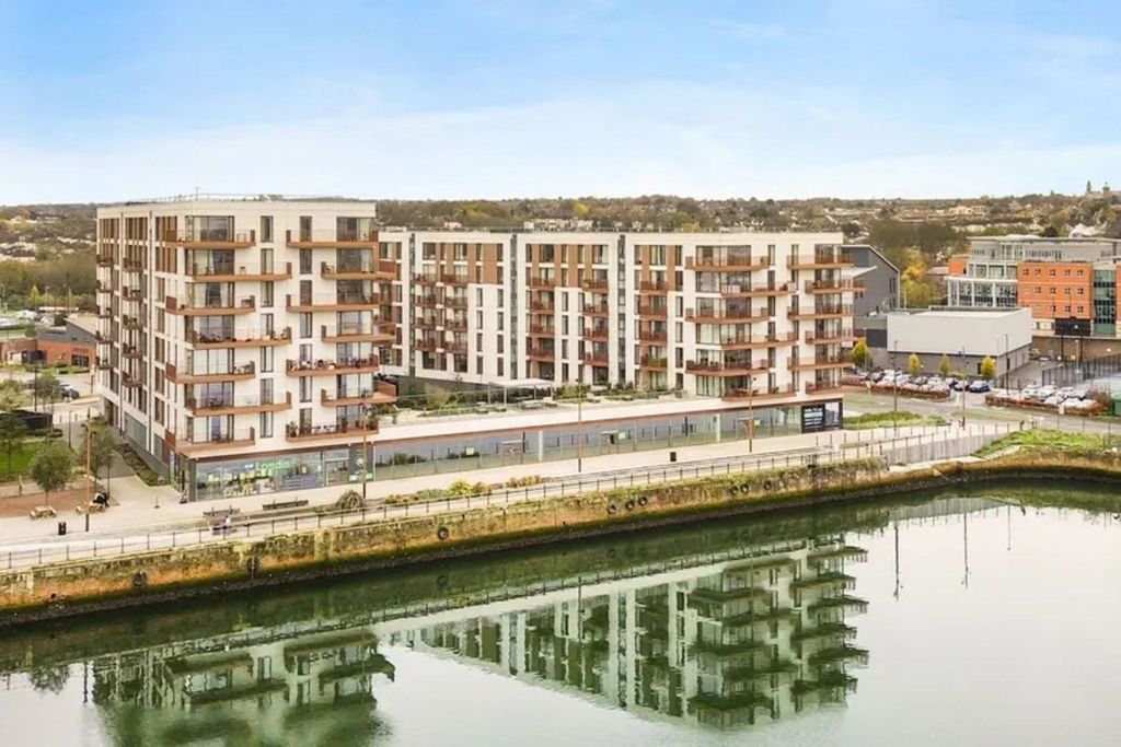 Property photo 2 of 6