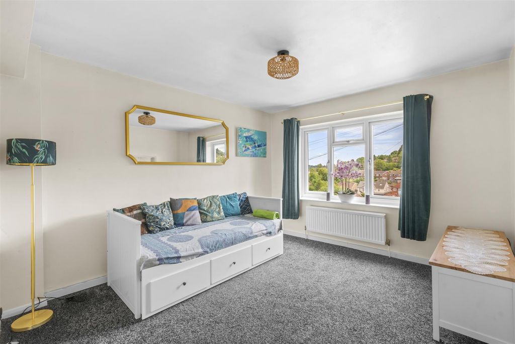 Property photo 2 of 11