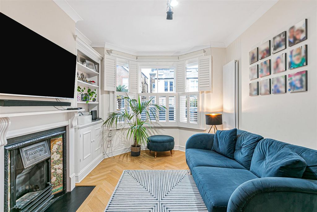 Property photo 3 of 31