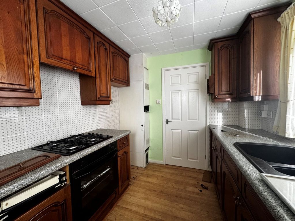 Property photo 2 of 11 Picture No. 13