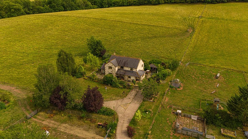 Property photo 1 of 82