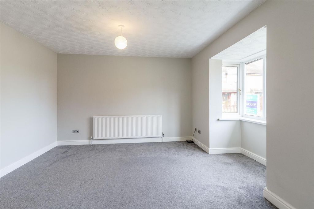 Property photo 2 of 10 Senwick Drive - 002.Jpg