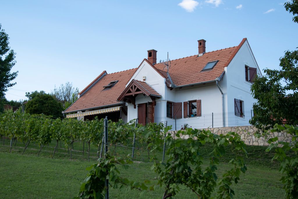 Property photo 1 of 50