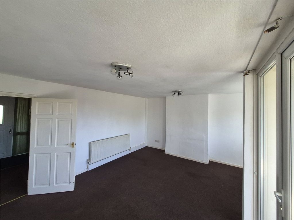 Property photo 3 of 11 Picture No. 32