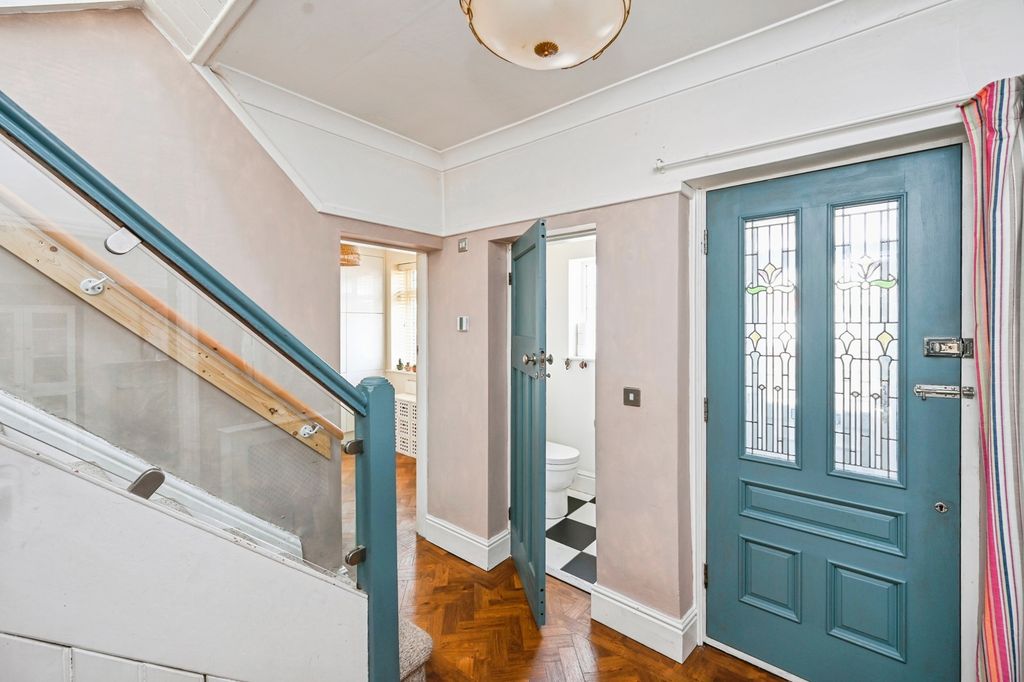 Property photo 2 of 30 Pbox-Img.Jpg