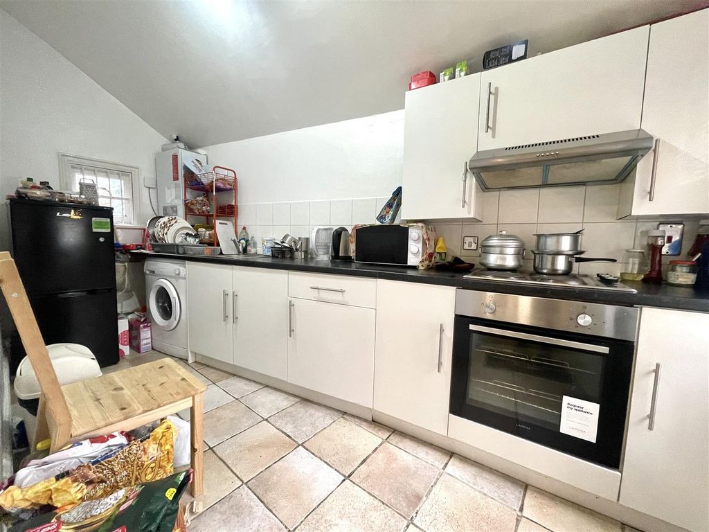 Property photo 2 of 9 09599Fb8-9075-4B6B-A56B-CE24C790B8Fe.Jpeg