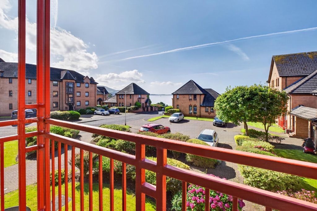 Property photo 2 of 17 2_37 Curlinghall, Largs_ (3).Jpg