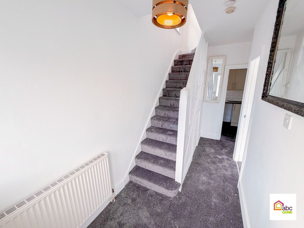 Property photo 2 of 27