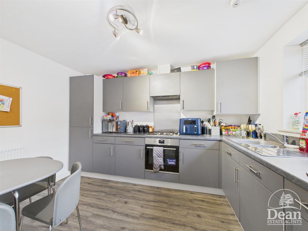 Property photo 3 of 13