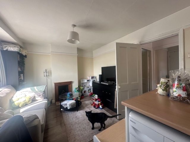 Property photo 3 of 7 Living Room