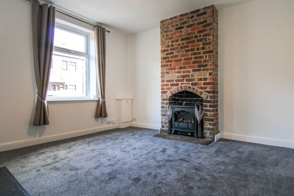 Property photo 3 of 15 Living Room