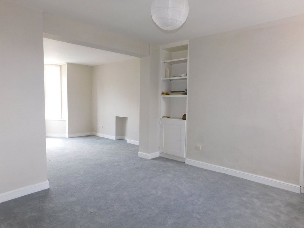 Property photo 3 of 14 Dining Area