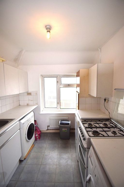 Property photo 1 of 9 One Bedroom Flat With Separate Reception Area  For Families- 1450 Pcm