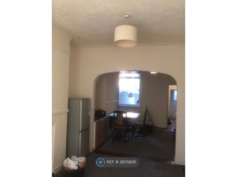 Property photo 3 of 13 Hall